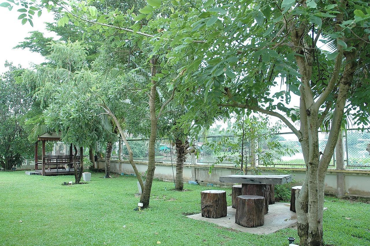 Thararin Villa Ban Doem Bang Dış mekan fotoğraf